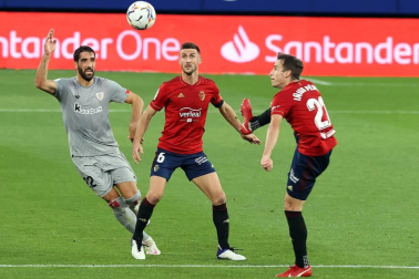 Galería de fotos del partido entre Osasuna y Athletic, que ha terminado con victoria rojilla por 1-0 el día de la celebración del centenario del club.