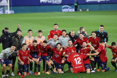 Galería de fotos del partido entre Osasuna y Athletic, que ha terminado con victoria rojilla por 1-0 el día de la celebración del centenario del club.