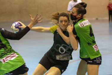 Emocionante choque entre los conjuntos de Villava y Barañáin que se saldó con triunfo de las de casa por un ajustado 26-25.
