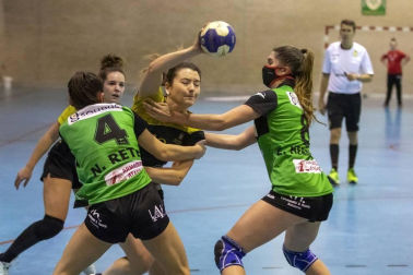 Emocionante choque entre los conjuntos de Villava y Barañáin que se saldó con triunfo de las de casa por un ajustado 26-25.