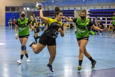 Emocionante choque entre los conjuntos de Villava y Barañáin que se saldó con triunfo de las de casa por un ajustado 26-25.
