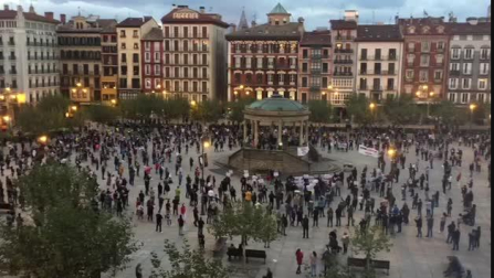 Vídeo del final de la manifestación en apoyo a la hostelería en Pamplona