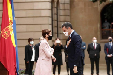El presidente del Gobierno, Pedro Sánchez, acudió a Pamplona este viernes 13 de noviembre para reunirse con María Chivite y presentar el plan 'España Puede'.