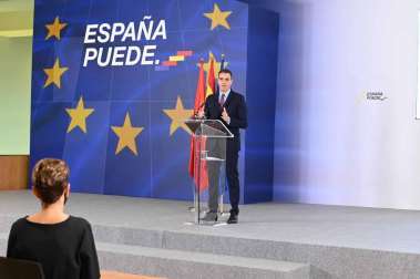 El presidente del Gobierno, Pedro Sánchez, acudió a Pamplona este viernes 13 de noviembre para reunirse con María Chivite y presentar el plan 'España Puede'.