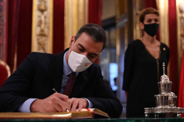 El presidente del Gobierno, Pedro Sánchez, acudió a Pamplona este viernes 13 de noviembre para reunirse con María Chivite y presentar el plan 'España Puede'.