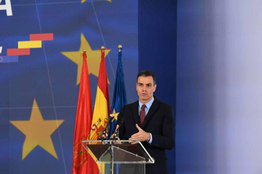 El presidente del Gobierno, Pedro Sánchez, acudió a Pamplona este viernes 13 de noviembre para reunirse con María Chivite y presentar el plan 'España Puede'.
