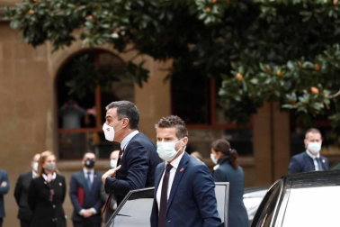 El presidente del Gobierno, Pedro Sánchez, acudió a Pamplona este viernes 13 de noviembre para reunirse con María Chivite y presentar el plan 'España Puede'.