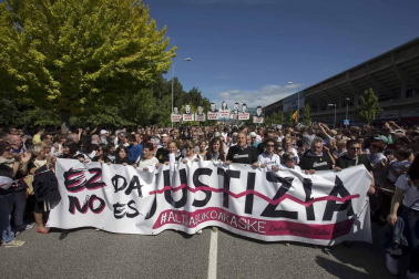 Miles de personas en la manifestación contra la sentencia del 'caso Alsasua'
