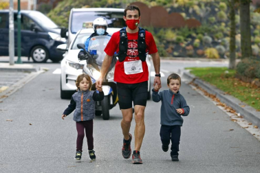 Decenas de corredores en las maratones solidarias A los Cuatro Vientos en Berriozar