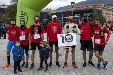 Decenas de corredores en las maratones solidarias A los Cuatro Vientos en Berriozar