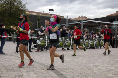 Decenas de corredores en las maratones solidarias A los Cuatro Vientos en Berriozar