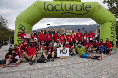 Decenas de corredores en las maratones solidarias A los Cuatro Vientos en Berriozar