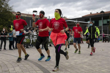 Decenas de corredores en las maratones solidarias A los Cuatro Vientos en Berriozar