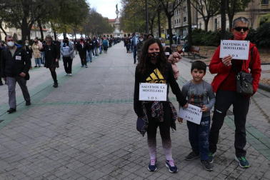 Una manifestación reclama en Pamplona un "rescate inmediato y real" para la hostelería