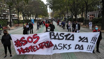 Una manifestación reclama en Pamplona un "rescate inmediato y real" para la hostelería