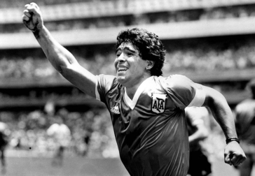 DIego Armando Maradona, el 'Pelusa', exfutbolista argentino y entrenador de fútbol falleció este miércoles 25 de noviembre a causa de una parada cardiorrespiratoria a los 60 años de edad.