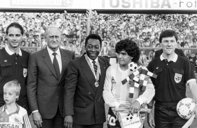 DIego Armando Maradona, el 'Pelusa', exfutbolista argentino y entrenador de fútbol falleció este miércoles 25 de noviembre a causa de una parada cardiorrespiratoria a los 60 años de edad.