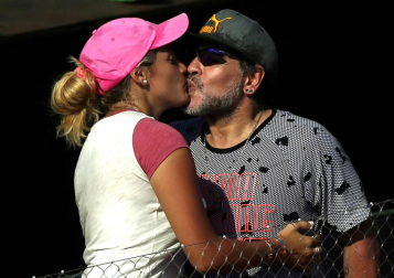 DIego Armando Maradona, el 'Pelusa', exfutbolista argentino y entrenador de fútbol falleció este miércoles 25 de noviembre a causa de una parada cardiorrespiratoria a los 60 años de edad.