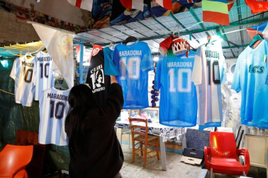 DIego Armando Maradona, el 'Pelusa', exfutbolista argentino y entrenador de fútbol falleció este miércoles 25 de noviembre a causa de una parada cardiorrespiratoria a los 60 años de edad.