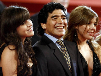 DIego Armando Maradona, el 'Pelusa', exfutbolista argentino y entrenador de fútbol falleció este miércoles 25 de noviembre a causa de una parada cardiorrespiratoria a los 60 años de edad.