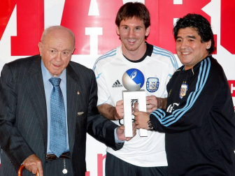 DIego Armando Maradona, el 'Pelusa', exfutbolista argentino y entrenador de fútbol falleció este miércoles 25 de noviembre a causa de una parada cardiorrespiratoria a los 60 años de edad.