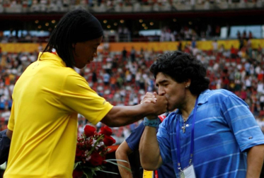 DIego Armando Maradona, el 'Pelusa', exfutbolista argentino y entrenador de fútbol falleció este miércoles 25 de noviembre a causa de una parada cardiorrespiratoria a los 60 años de edad.