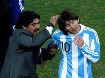 DIego Armando Maradona, el 'Pelusa', exfutbolista argentino y entrenador de fútbol falleció este miércoles 25 de noviembre a causa de una parada cardiorrespiratoria a los 60 años de edad.