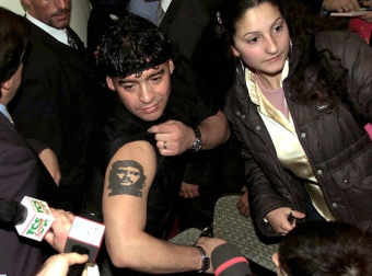 DIego Armando Maradona, el 'Pelusa', exfutbolista argentino y entrenador de fútbol falleció este miércoles 25 de noviembre a causa de una parada cardiorrespiratoria a los 60 años de edad.