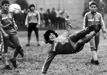 DIego Armando Maradona, el 'Pelusa', exfutbolista argentino y entrenador de fútbol falleció este miércoles 25 de noviembre a causa de una parada cardiorrespiratoria a los 60 años de edad.