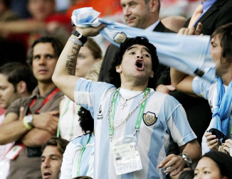 DIego Armando Maradona, el 'Pelusa', exfutbolista argentino y entrenador de fútbol falleció este miércoles 25 de noviembre a causa de una parada cardiorrespiratoria a los 60 años de edad.