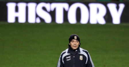 DIego Armando Maradona, el 'Pelusa', exfutbolista argentino y entrenador de fútbol falleció este miércoles 25 de noviembre a causa de una parada cardiorrespiratoria a los 60 años de edad.