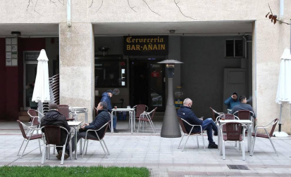 Barañáin, Pamplona, Estella y Tudela, así como el resto de la Comunidad foral, recibieron con visitantes la reapertura de las terrazas de los establecimientos hosteleros este jueves, 26 de noviembre.