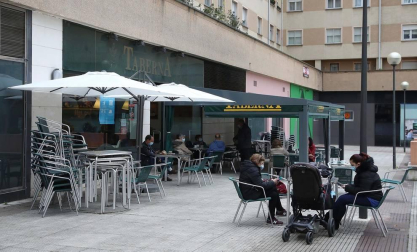 Barañáin, Pamplona, Estella y Tudela, así como el resto de la Comunidad foral, recibieron con visitantes la reapertura de las terrazas de los establecimientos hosteleros este jueves, 26 de noviembre.