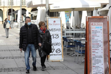 Barañáin, Pamplona, Estella y Tudela, así como el resto de la Comunidad foral, recibieron con visitantes la reapertura de las terrazas de los establecimientos hosteleros este jueves, 26 de noviembre.