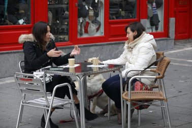 Barañáin, Pamplona, Estella y Tudela, así como el resto de la Comunidad foral, recibieron con visitantes la reapertura de las terrazas de los establecimientos hosteleros este jueves, 26 de noviembre.