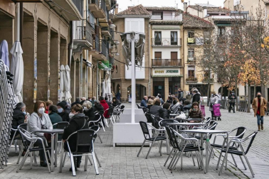 Barañáin, Pamplona, Estella y Tudela, así como el resto de la Comunidad foral, recibieron con visitantes la reapertura de las terrazas de los establecimientos hosteleros este jueves, 26 de noviembre.