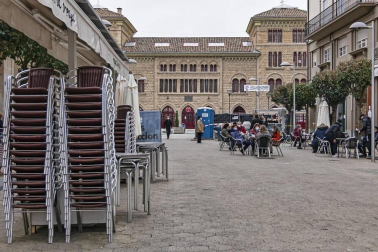 Barañáin, Pamplona, Estella y Tudela, así como el resto de la Comunidad foral, recibieron con visitantes la reapertura de las terrazas de los establecimientos hosteleros este jueves, 26 de noviembre.