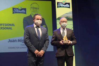 El arguedano Juan Miguel Floristán, ex director general de Florette Ibérica; y las empresas Tutti Pasta (Esquíroz), Gelagri (Milagro), y  Embutidos Goikoa (Sangüesa) recibieron los Premios Alimenta Navarra 2020, en un acto que se celebró en el Teatro Gaztambide de Tudela.