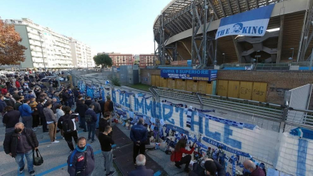 El velatorio público tiene lugar en la Casa Rosada en Buenos Aires