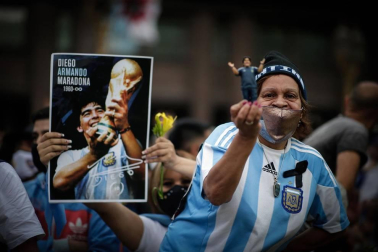 El velatorio público tiene lugar en la Casa Rosada en Buenos Aires
