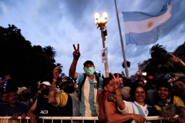 El velatorio público tiene lugar en la Casa Rosada en Buenos Aires