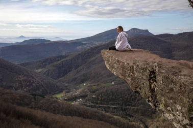 El recurso a los espacios naturales como vía de escape en el año del coronavirus ha llevado a abarrotar algunos puntos de Navarra