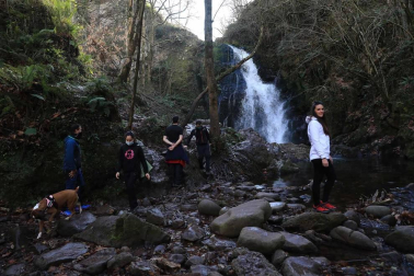 El recurso a los espacios naturales como vía de escape en el año del coronavirus ha llevado a abarrotar algunos puntos de Navarra