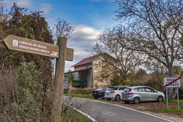 El recurso a los espacios naturales como vía de escape en el año del coronavirus ha llevado a abarrotar algunos puntos de Navarra