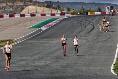 Iker Diges y Alicia Carrera se han proclamado campeones navarros de la distancia de 5 kilómetros en una carrera que ha acogido el Circuito de Los Arcos y que ha sido la primera prueba celebrada en Navarra tras la irrupción de la covid-19.