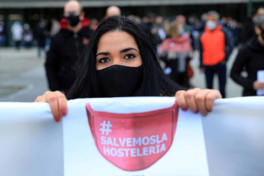 Profesionales de a hostelería se manifestaron este martes, 1 de diciembrem, en Pamplona para reclamar más ayudas al sector.