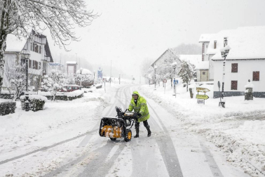 Fotos de Burguete, Roncesvalles y Espinal nevados tras la copiosa nevada