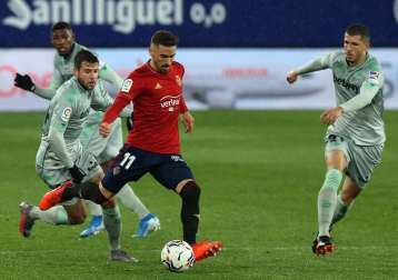 Galería de fotos del partido entre Osasuna y Betis, que ha finalizado con derrota rojilla por 0-2
