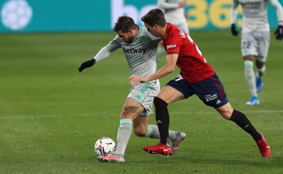 Galería de fotos del partido entre Osasuna y Betis, que ha finalizado con derrota rojilla por 0-2