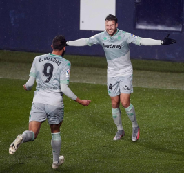 Galería de fotos del partido entre Osasuna y Betis, que ha finalizado con derrota rojilla por 0-2